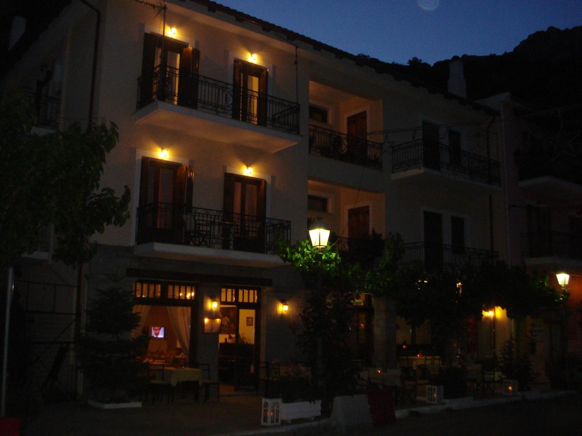 Hotel Iris Arájova Exterior foto
